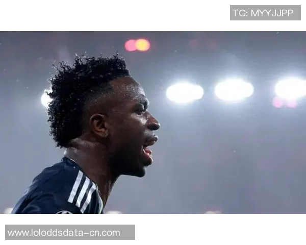 英超惊现冷门本菲卡逆转巴黎圣日耳曼神奇扑救点燃全场激情