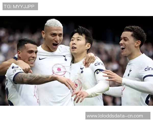 欧联杯焦点战曼联与巴黎圣日耳曼互交白卷绝杀时刻引发全场热议